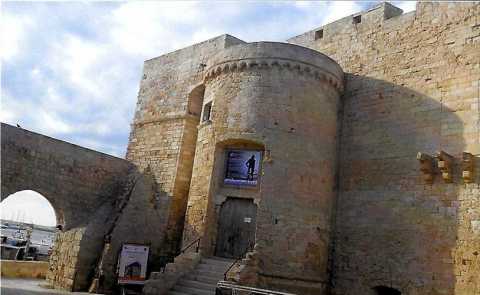 Monopoli, ''La Via'': mostra collettiva nel Castello Carlo V e nella Cattedrale